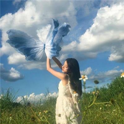 老艺术家孙女夜店蹦迪，评论区两极分化，短时间内引热议